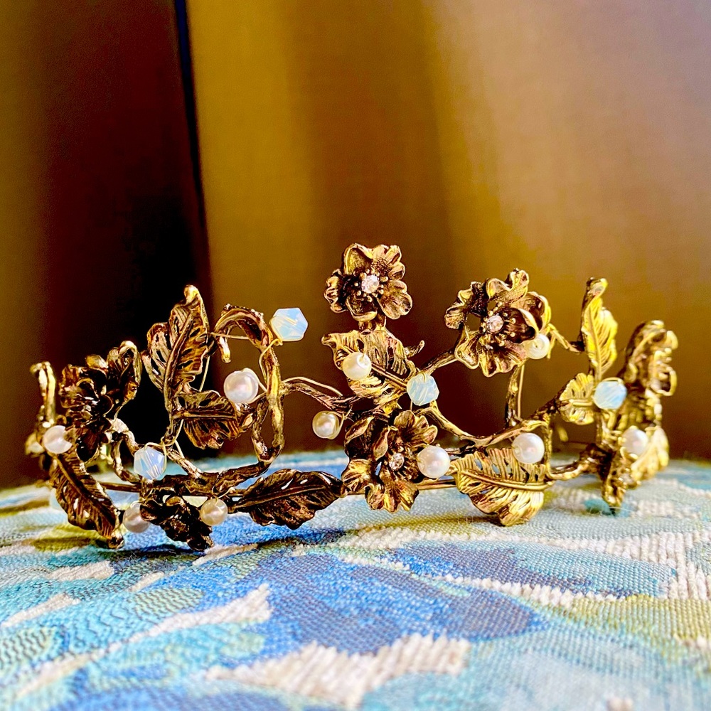 Vintage Style Floral and Pearl Bridal Tiara